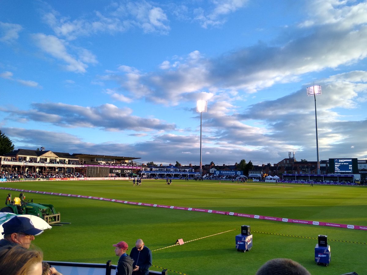 Cracking atmos at the County Ground. Top stuff from <a href="/zaib_05/">Saif Zaib</a> who may just have rescued <a href="/NorthantsCCC/">Northamptonshire CCC</a> in partnership with <a href="/SRazaB24/">Sikandar Raza</a> when our innings had looked to be going nowhere. Seeming lack of a plan mid-innings against Hayden Walsh Jr may yet cost us, though. <a href="/VitalityBlast/">Vitality Blast</a>
