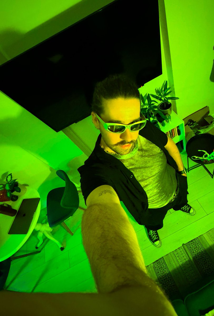 Yeah I wanna dance with 🟢 ME 🟢 #PARTYGIRL