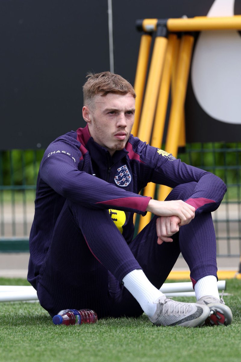 ConnCFC's tweet image. Cole Palmer created the most chances &amp;amp; the only big chance for England in the first half. 

No help.