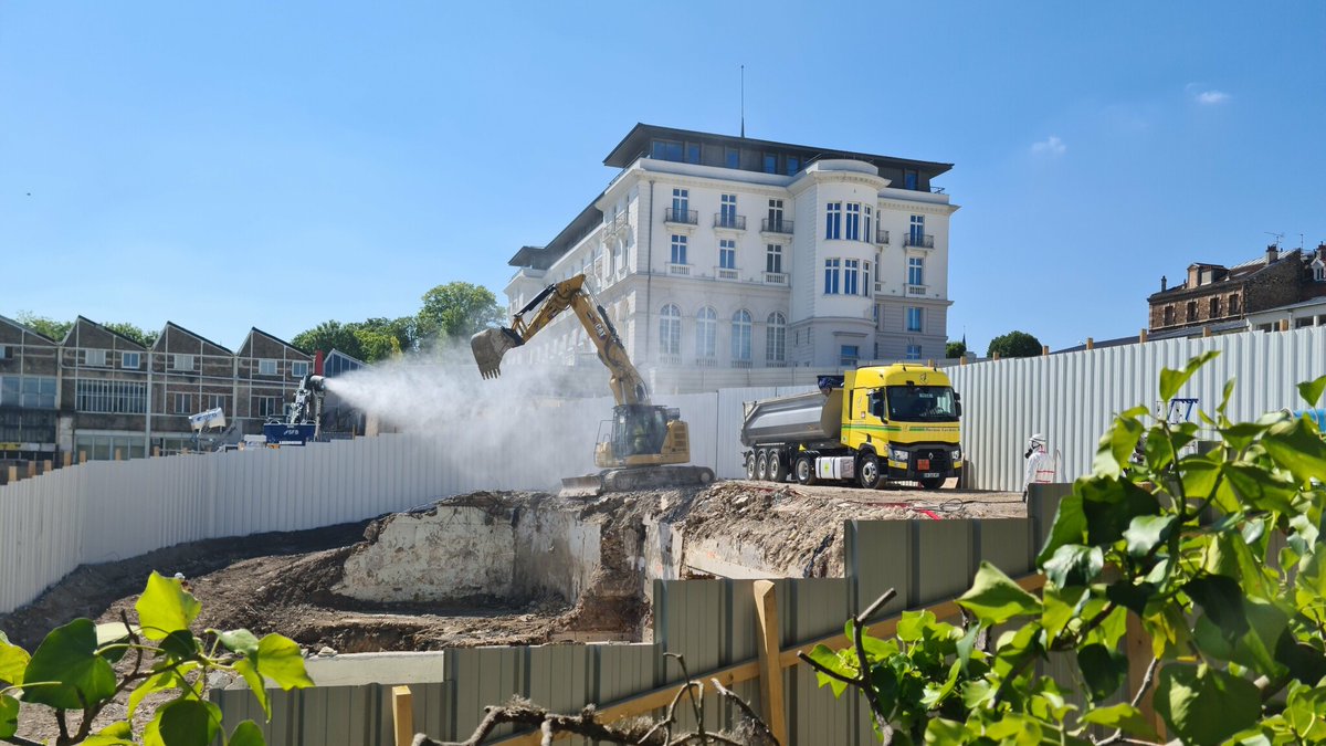 info_Paris_IDF's tweet photo. 🔴 FLASH - #Meudon : Les agents du #CNRS télétravaillent depuis quinze jours.
👉 Une « mesure de précaution » liée à la détection de #chromeVI, un polluant extrêmement toxique, sur une partie du site actuellement en chantier. (Lp) #HautsdeSeine https://t.co/v2lUvJUS9h