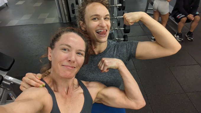 Look who I ran into today!  We didn't even know we lifted at the same gym!  @BigBossBlaze69 💪💪 https://t<a href="/tag/summerreigns"class="tags"><span>#summerreigns</span></a>