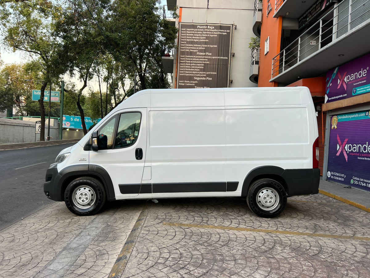SeminuevoAutos's tweet image. Se vende Fiat Ducato Cargo Van 2017 Usado

  Precio: $ 399,900 MXN Fijo

  Transmisión: Manual

  Color: Blanco

  Kilometraje: 83,000Km.

  Ubicación: Cuauhtémoc, Ciudad de México

  ref20916802 #MaxiPublica #AutosEnVenta
