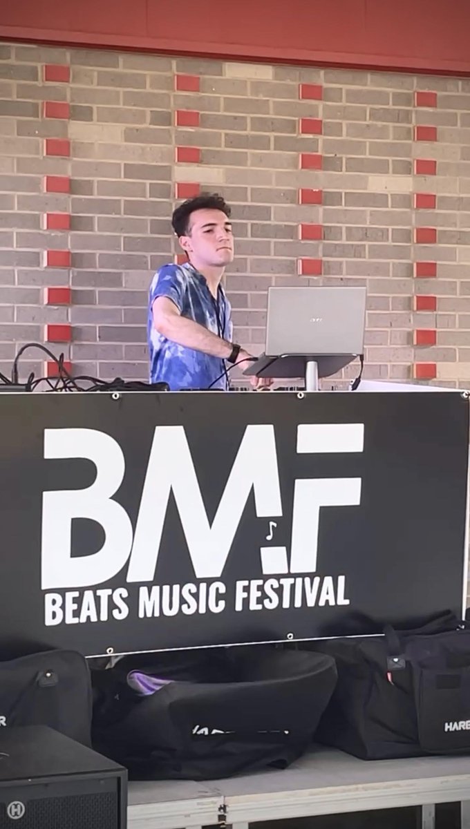 BMF_OKC's tweet photo. Ember.wav brought Beats Music Festival 2024 to a close as the final solo stage performer with his creativity and passion for music on full display 🎹

#BMF #BeatsMusicFestival #BMF2024 #emberwav https://t.co/oY1ciaUzJN