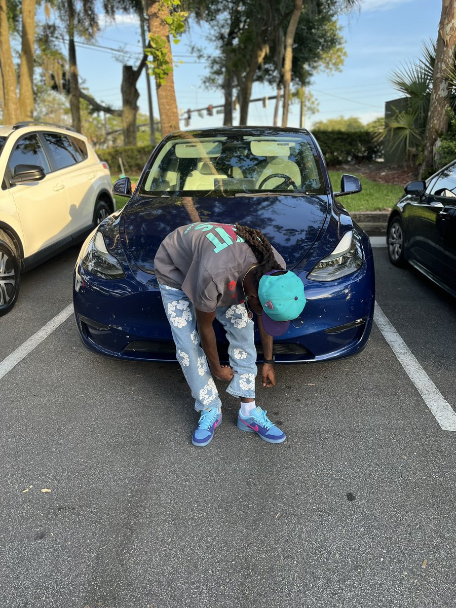 AstroFly_'s tweet image. Young nigga pop yo shit❗️#JustCallMe🅿️