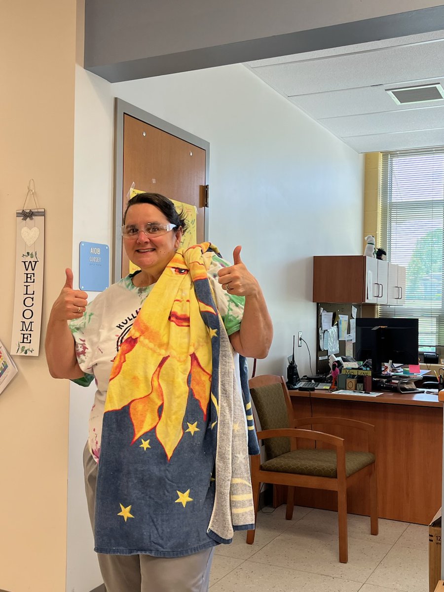 btruly00's tweet photo. @RollingKnollsES Field Day was a success and the weather couldn't have been better. This is the Before and After of Pie-in-Face and Splash Tower stations. Anything for my Rockets! I am ALL IN!    💚🚀💚
#BelongGrowSucceed 
#ProudPrincipal https://t.co/mIF1Vu4BFI