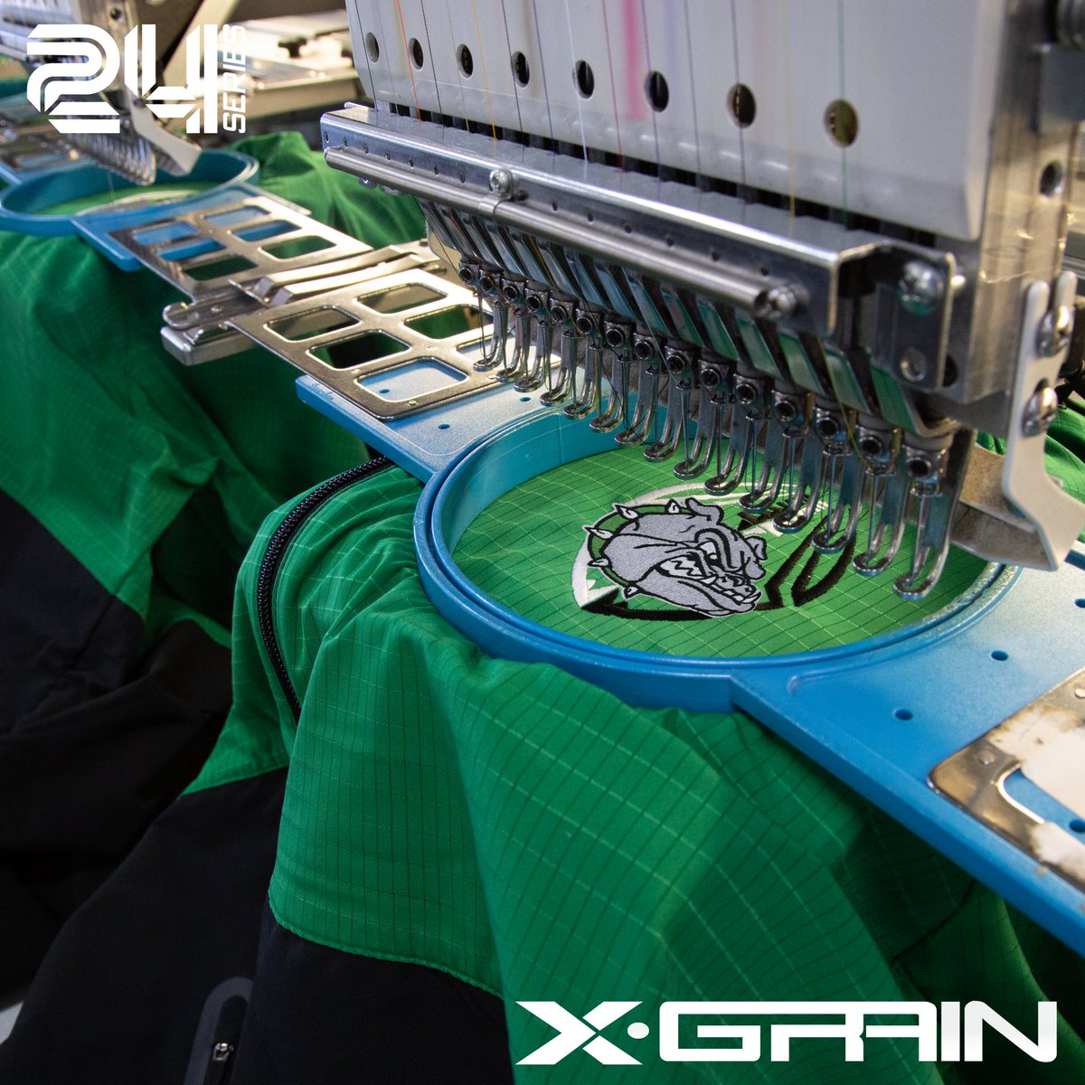 XGrainSports's tweet photo. Where quality meets craftsmanship: Our garments are always sewn in-house, ensuring perfection in every stitch.

Shop the X24 Full-Zip Jacket
https://t.co/nQDgMAQRjP

#xgrain #xgrainsportswear #sportswear #sports #athlete #football #jacket #embroidery https://t.co/9s5IsARa0x
