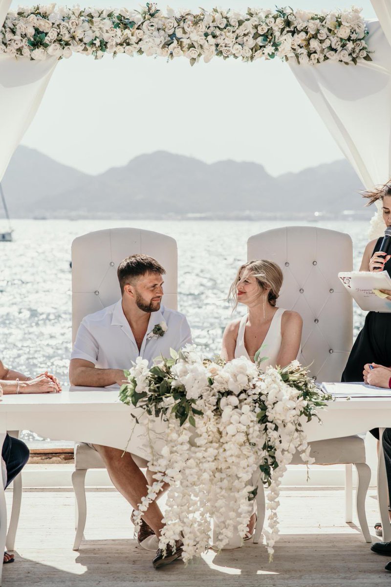 Adam Revuelta tweet media