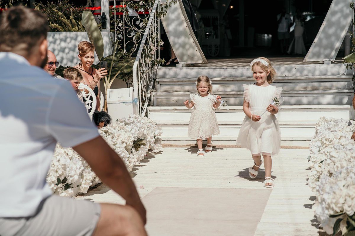 Adam Revuelta tweet media