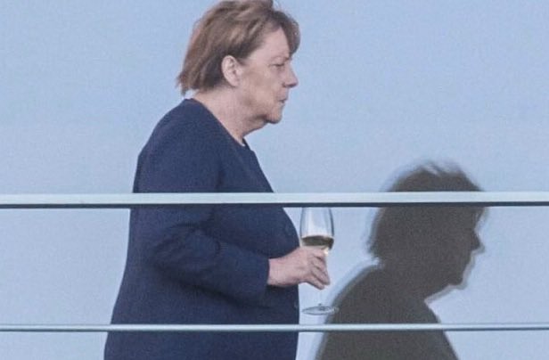 MarieZiPan495's tweet photo. So. Weiter geht’s. Mood bei mir: #GERGRE https://t.co/r7Fu3ulgSE