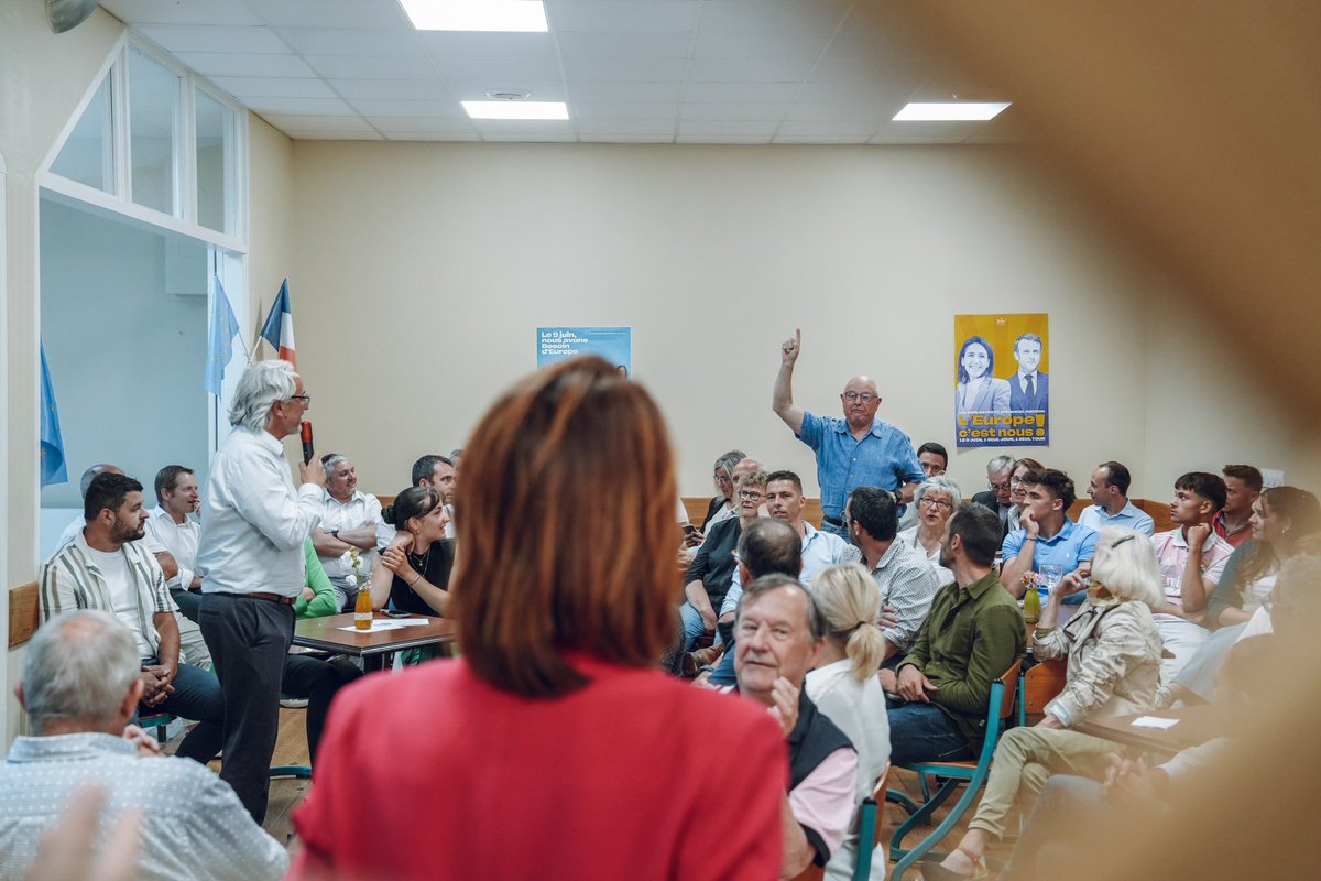 ValerieHayer's tweet photo. J’ai passionnément aimé cette campagne. À Sainte-Cérotte, nos dernières discussions publiques ont été d’un enthousiasme communicatif 🥰

Ce soir dans la Sarthe avec @MFesneau, @auroreberge, @MDesjonq et @EricMartineau72 comme partout en France, jusqu’à minuit, on convainc ! 🇪🇺 https://t.co/4mUgNvqqpX