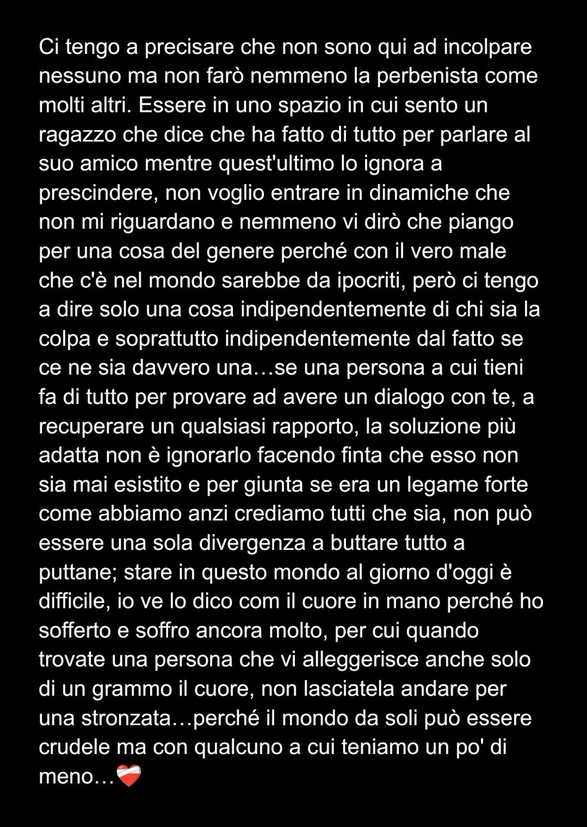 Rossella18S's tweet photo. Sappiamo tutti cosa stanno passando due persone le quali vite sia insieme che a distanza ci hanno trasmesso emozioni per anni..io ho scritto un piccolo pensiero, non pretendo che voi lo leggiate, non è chissà quale opera, ma spero che in qualche modo possa farvi capire qualcosa❤️‍🩹 https://t.co/kHk1WJ4zGM