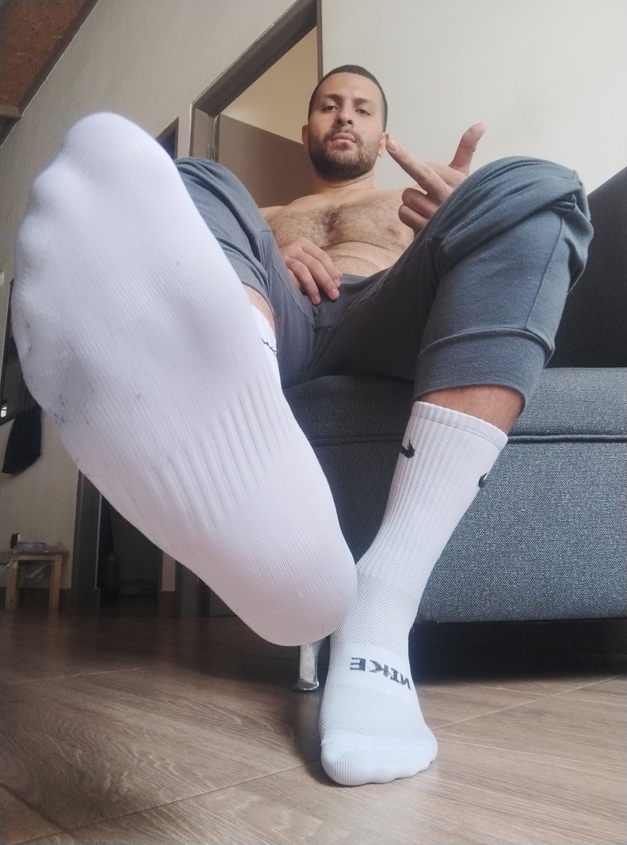 _Maicol_20's tweet photo. #malefootlovers #feet 
#socksmaster https://t.co/2qb2nr47i5