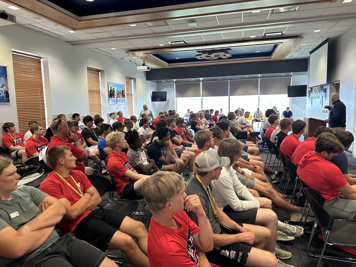 SouthDakotaFCA's tweet photo. Thanks to of the @sdfbca All-Star athletes and coaches for allowing us to share today. #605FCA https://t.co/FSc6oz2vnN