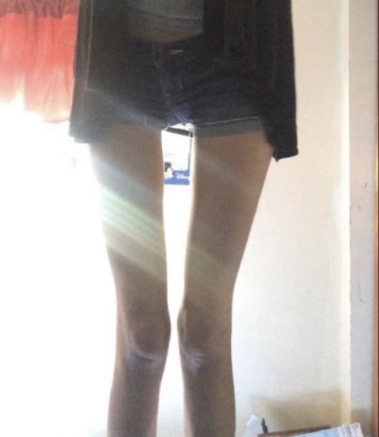 dollsbows's tweet image. plsplspls let me have legs like these 🧸ྀི