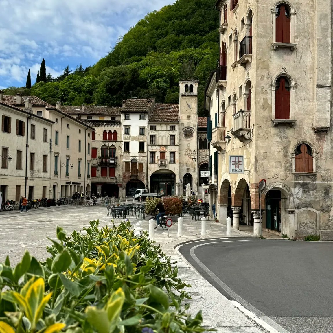rbhboutique's tweet photo. Serravalle ❤️ Gioiello di Vittorio Veneto 😉
#venetonelcuore #venetosecrets #Veneto #venetodascoprire #venetodaamare #venetotravel #vivoveneto #unesco #igveneto #venetoprosecco #collinedelprosecco #piazzaflaminio #collinedelproseccounesco #vittorioveneto #venetodavivere https://t.co/bEEVxeMnCG