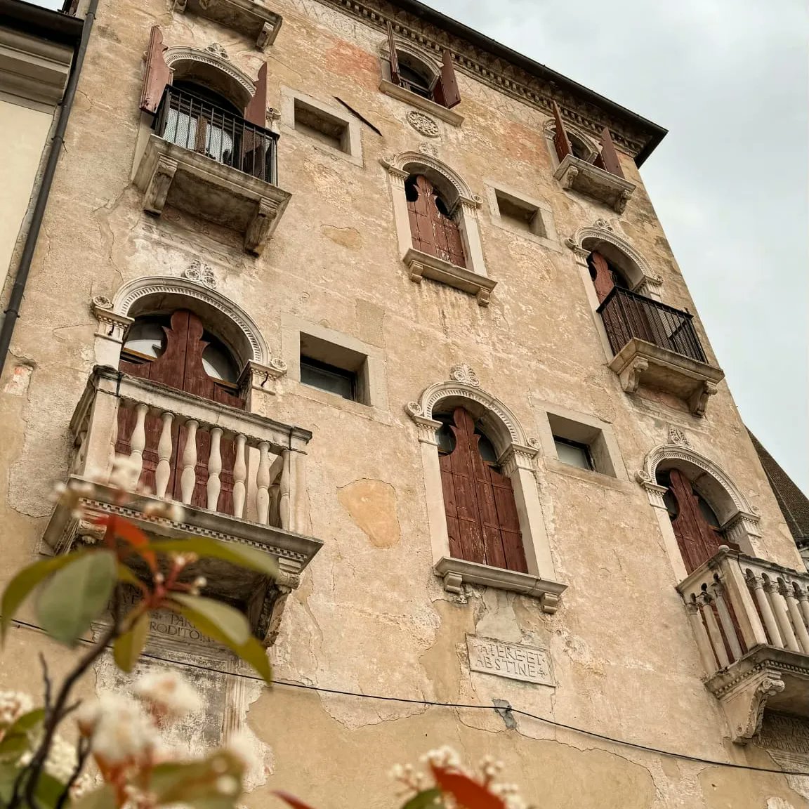 rbhboutique's tweet photo. Serravalle ❤️ Gioiello di Vittorio Veneto 😉
#venetonelcuore #venetosecrets #Veneto #venetodascoprire #venetodaamare #venetotravel #vivoveneto #unesco #igveneto #venetoprosecco #collinedelprosecco #piazzaflaminio #collinedelproseccounesco #vittorioveneto #venetodavivere https://t.co/bEEVxeMnCG