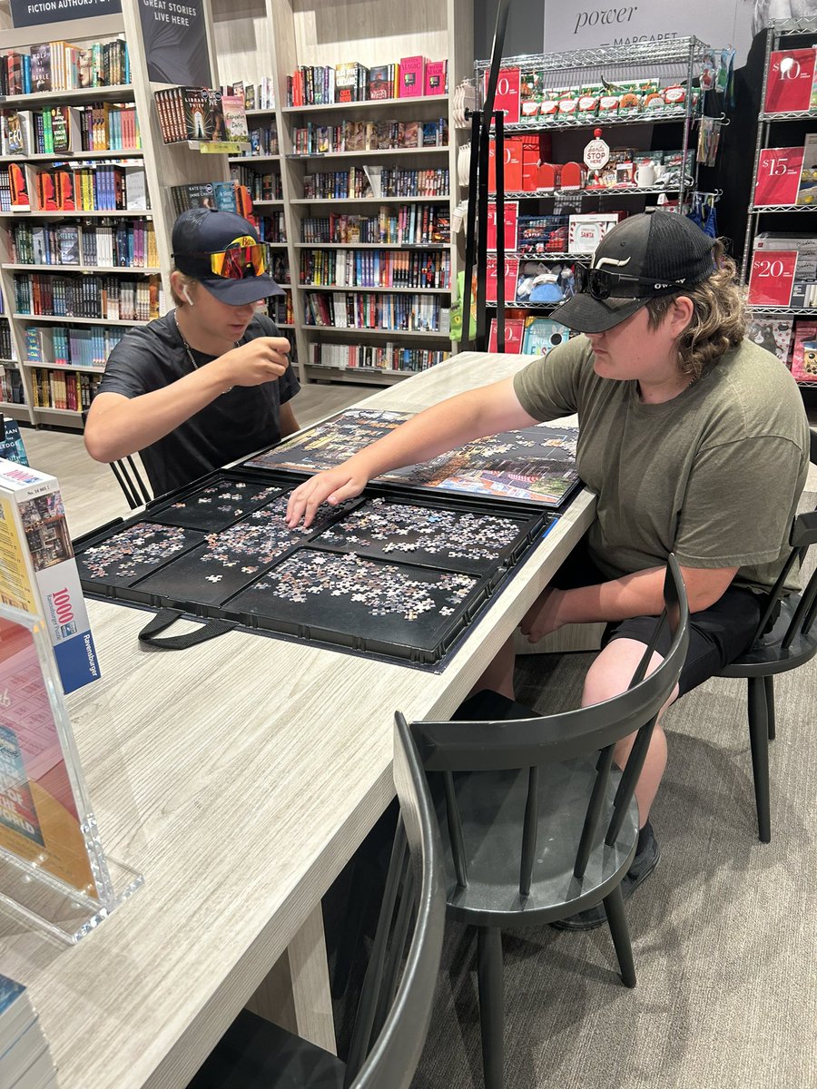 Ms. Helsby Hill tweet media