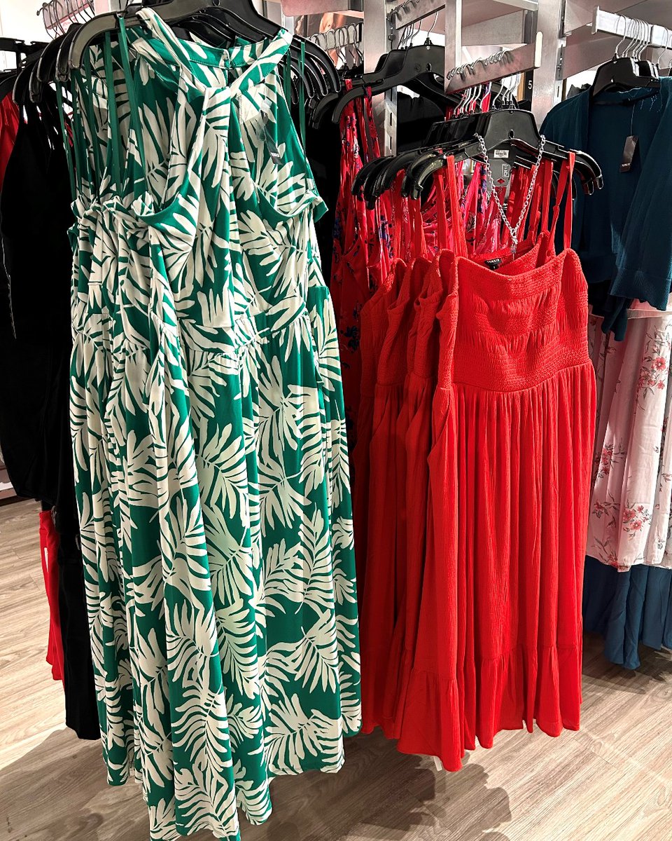 We found the perfect outfits to drink a piña colada in from @torrid 🍹
