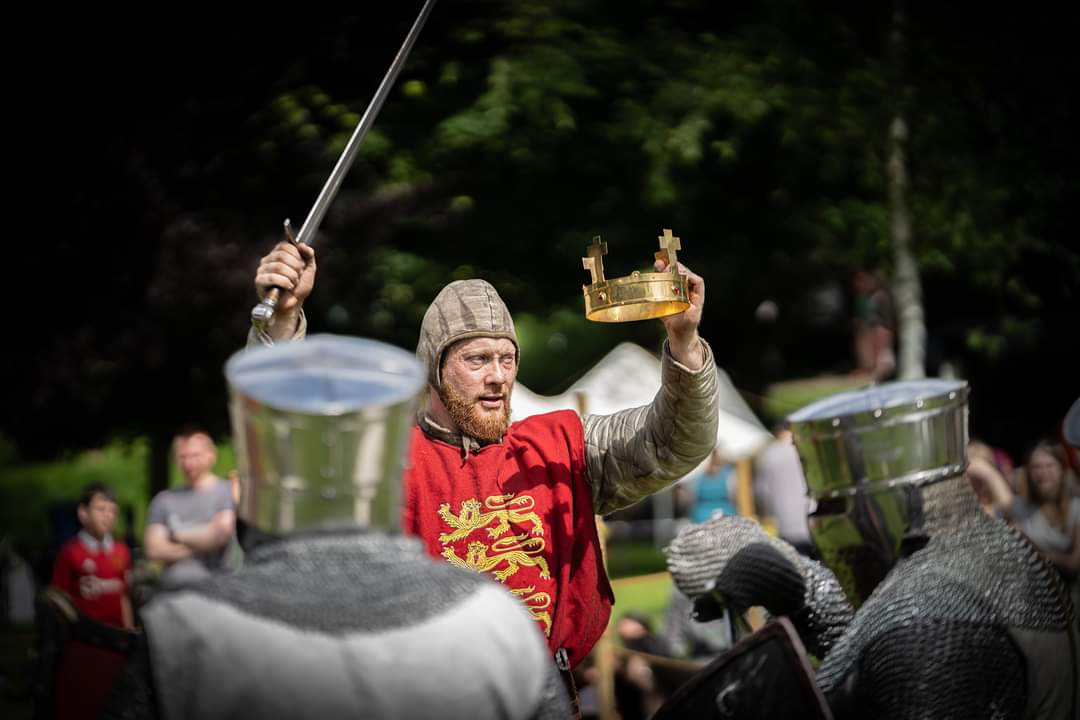 GridArt's tweet photo. #Colchester #medieval festival #colchesterlife learning from living history. https://t.co/EnUpqE8gCX
