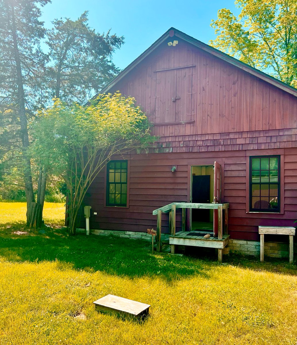 KnuckleBoy197's tweet photo. My new happy place for the next month. I-Park Foundation East Haddam, CT #Artist in residence. https://t.co/1MbK2kQfYF
