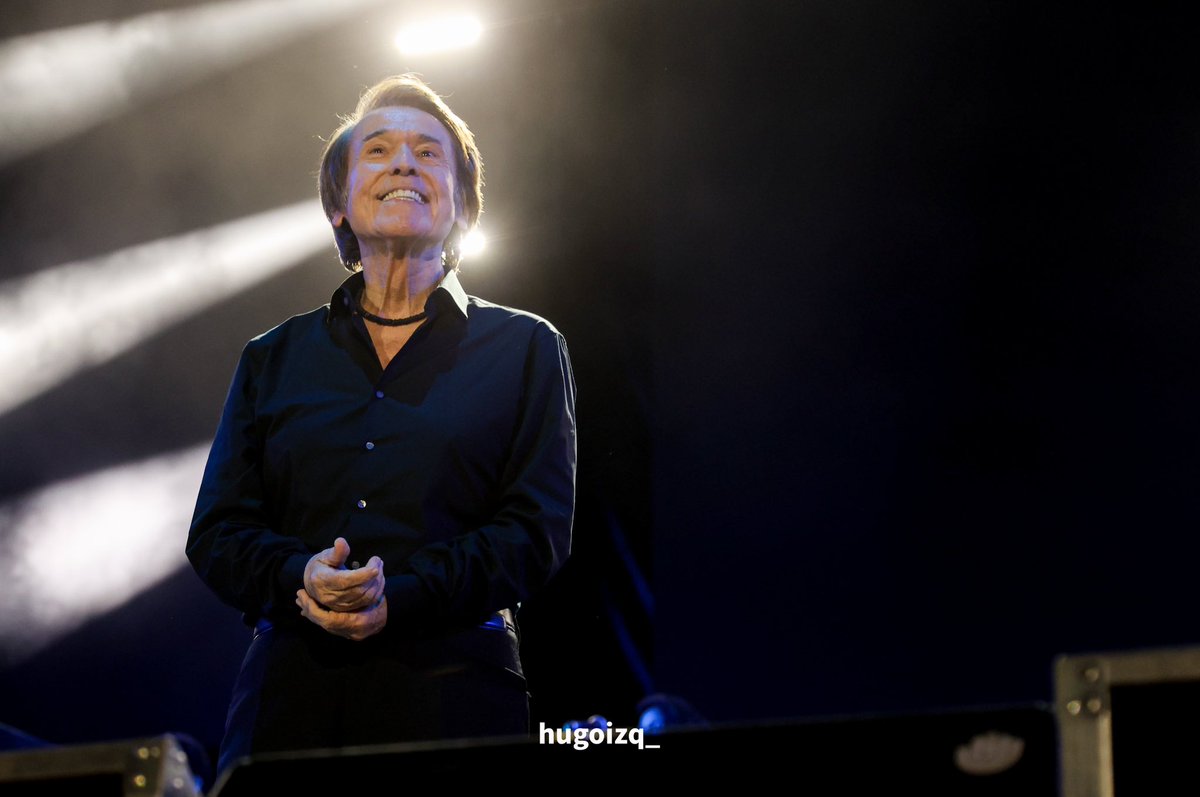 _hugoizquierdo's tweet photo. 🌟 Murcia se entrega al mejor, al incombustible @RAPHAELartista 

#Raphael #Raphael60 @IboleleLive https://t.co/29AoYZ2bs5