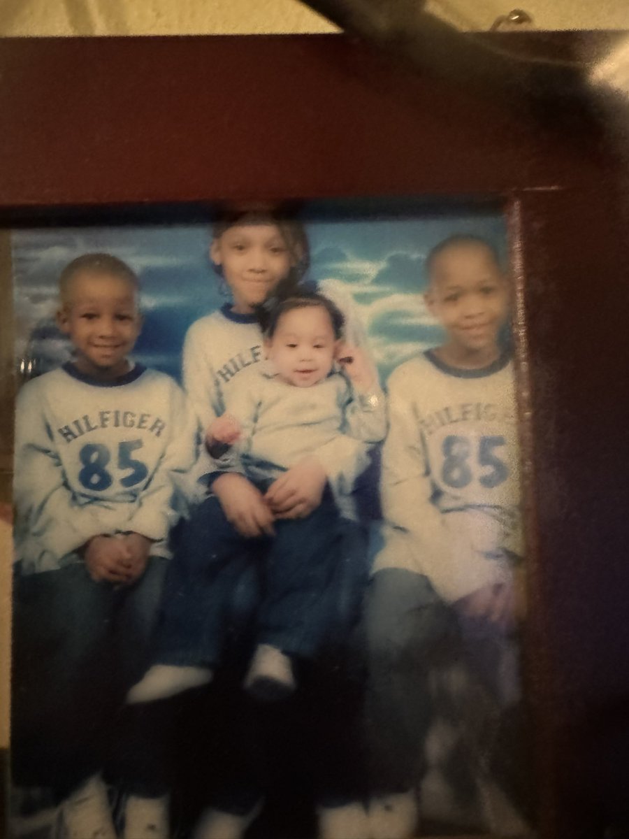 BLUSKII 🪽 tweet media