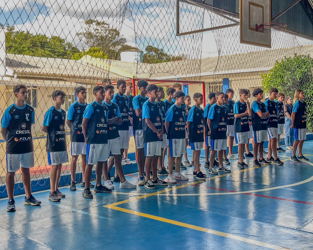 AzurizOficial's tweet image. Nossos atletas da categoria sub-14 passaram uma tarde de diversão e aprendizado na APAE em Pato Branco.

Agradecemos a recepção calorosa dos alunos e professores. 💙

#AzurizFc #PatoBranco #APAE #OrgulhoDoSudoeste