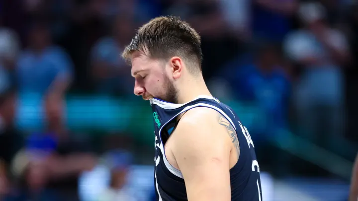 SamuelMLawler1's tweet photo. 4 of those teams lost by double digits: 22 Dubs, 21 Bucks, 16 Cavs, 12 Heat. Interestingly enough, only 7 of the 24 Finals Game 1s played this century have been single-digit margins of victory. Lot of convincing victories in Game 1. 

Still hope yet for DAL, but an uphill climb. https://t.co/R6z20YfyIW