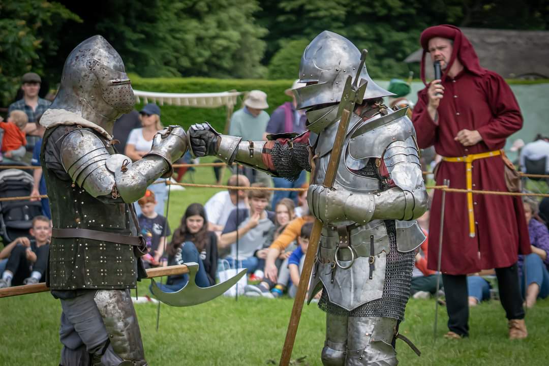 GridArt's tweet photo. Blessed with great weather for the #medieval festival last weekend in #Colchester #castlepark.
#ColchesterHistory #colchestercity #colchesterlife https://t.co/6ki6IxT1Fg