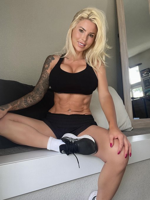 Don&rsquo;t give up darlin. You deserve a life you are proud of! https://t.co/QKNUNNuNcJ