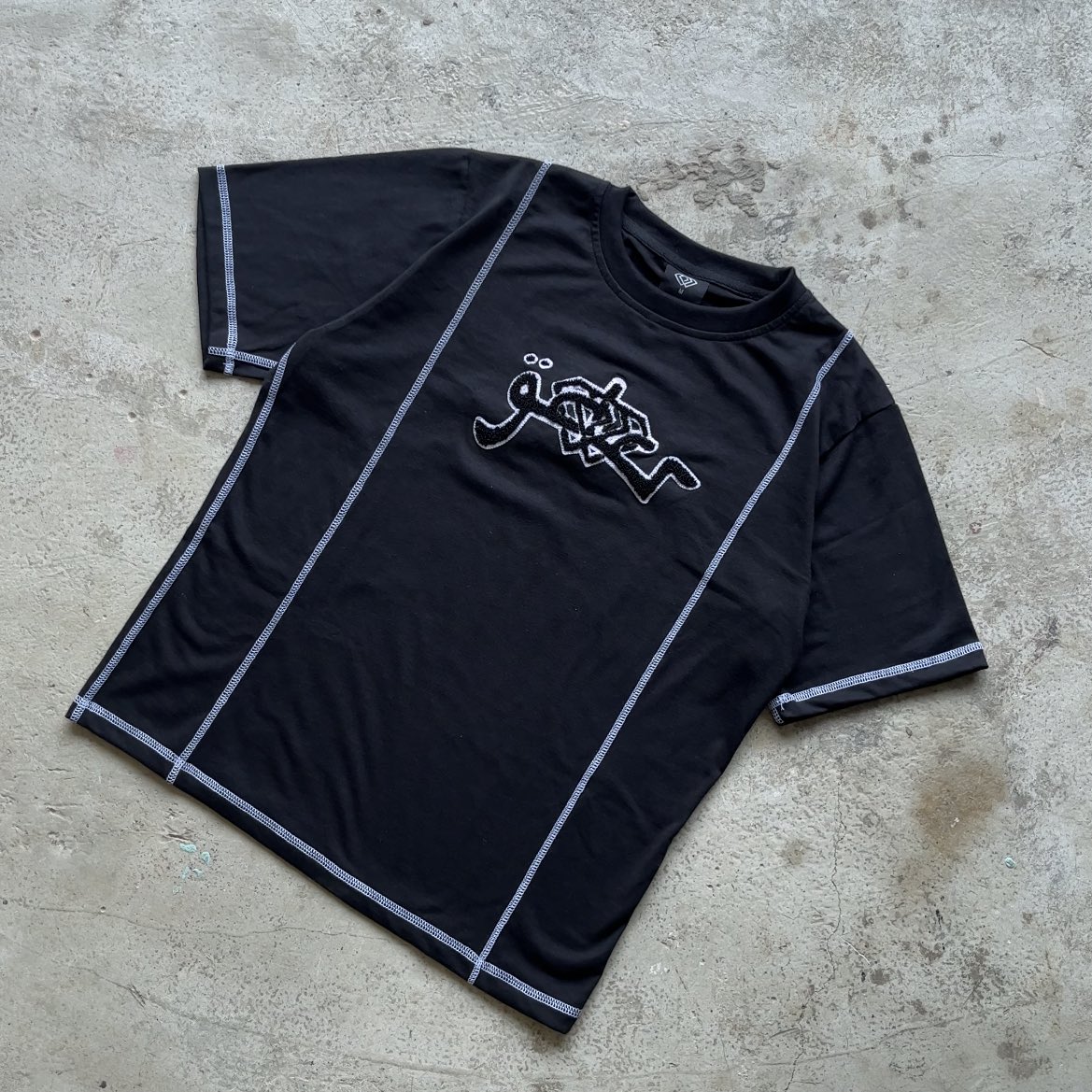 TheGoodCorners's tweet photo. Le commentaire qui à 0 like sous ce post remporte notre tee. https://t.co/jxqJIsoceX