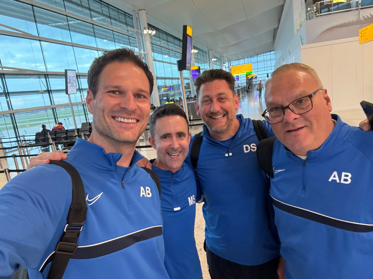 0_smalley's tweet image. First gk camp in Iceland 🇮🇸 incoming with @abgkacademy looking forward to a great weekend of goalkeeping and providing the goalkeepers attending some new skills and techniques. @asmir1 @FootballMartin_ 
#icelandair #keepers #coachesontour #newcountry