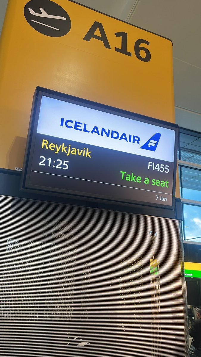 0_smalley's tweet image. First gk camp in Iceland 🇮🇸 incoming with @abgkacademy looking forward to a great weekend of goalkeeping and providing the goalkeepers attending some new skills and techniques. @asmir1 @FootballMartin_ 
#icelandair #keepers #coachesontour #newcountry