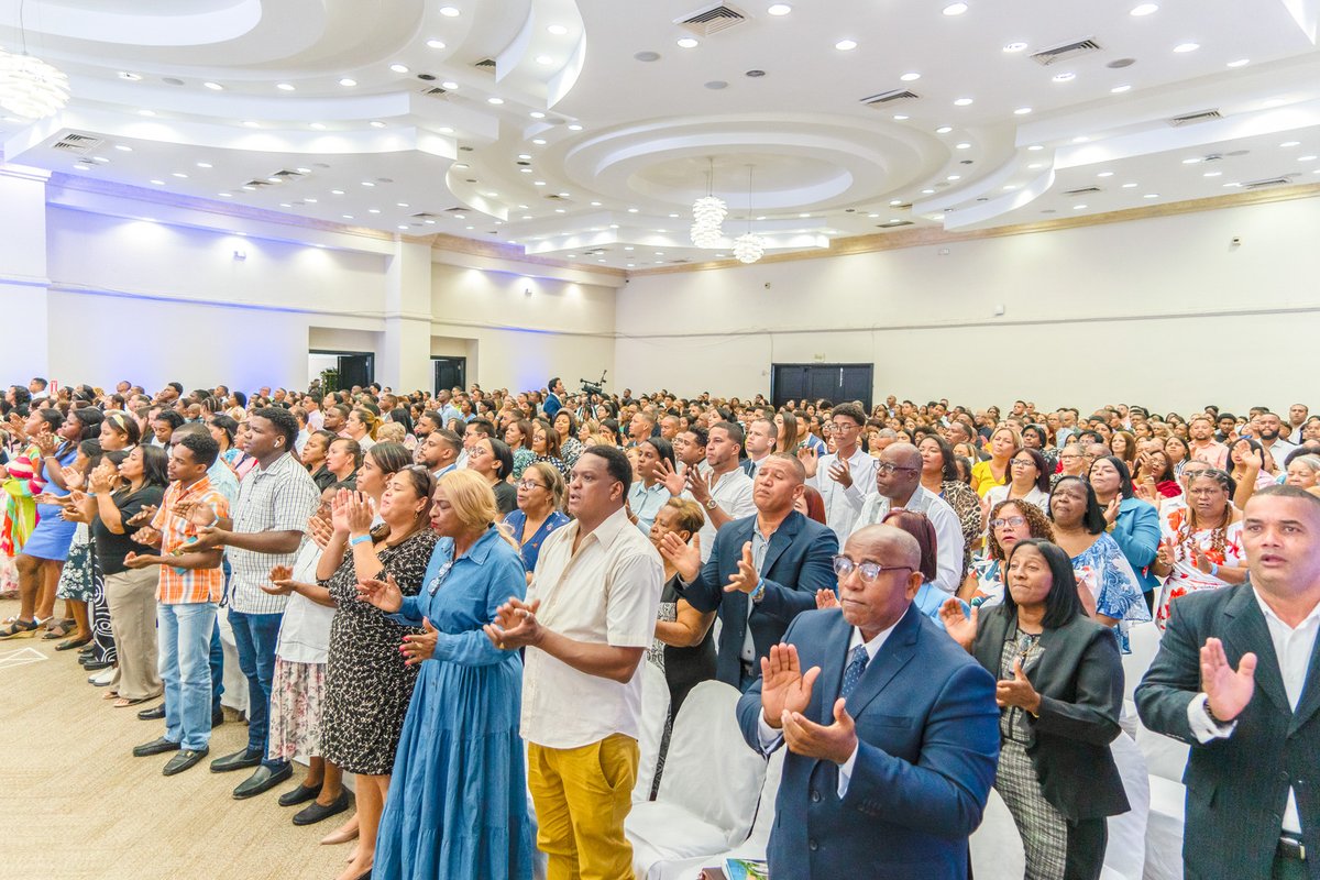 MLPiraquive's tweet photo. 🇩🇴 Fotografías de nuestra visita a Santo Domingo, República Dominicana, el 2 de junio de 2024, donde realizamos un Estudio Bíblico. Iglesia de Dios Ministerial de Jesucristo Internacional. @IDMJIoficial https://t.co/F2k3f0G5ce