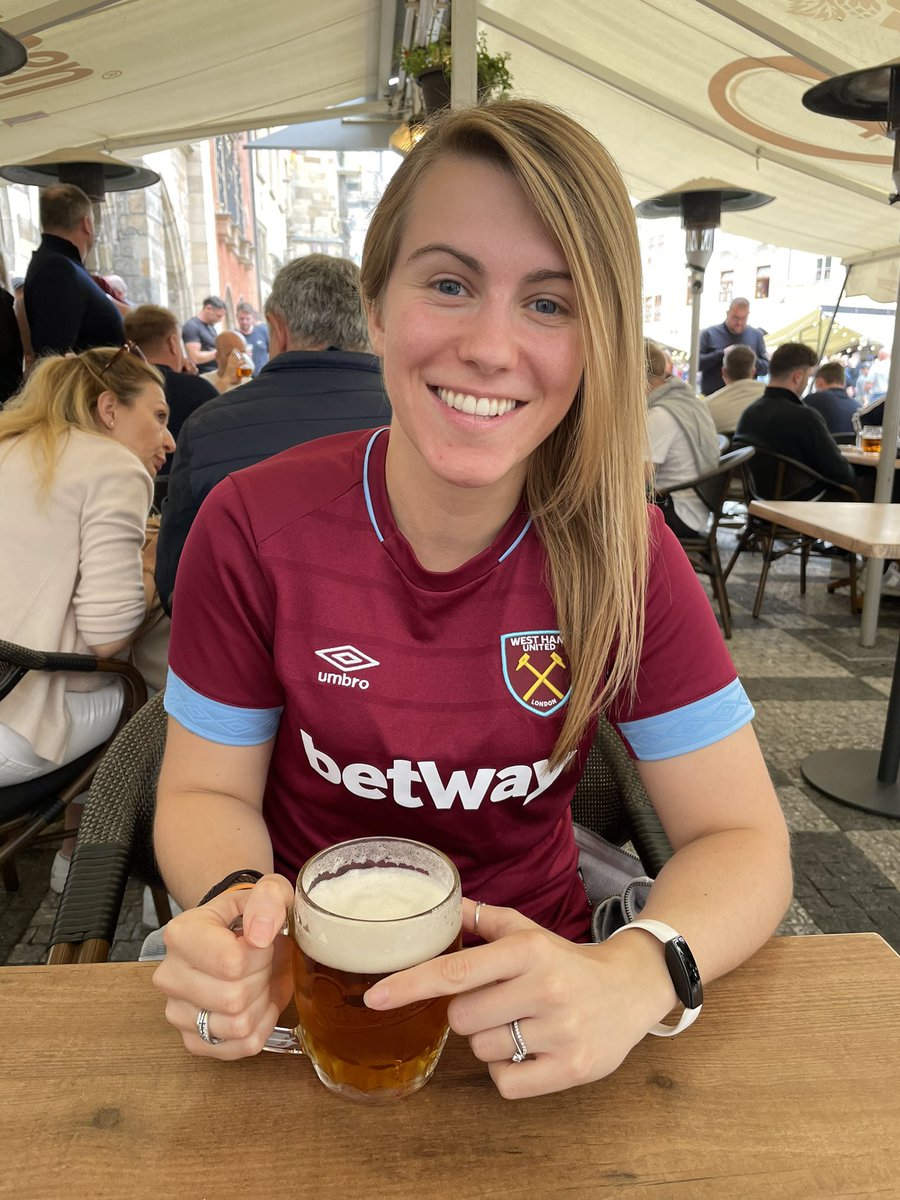 hollseey tweet media