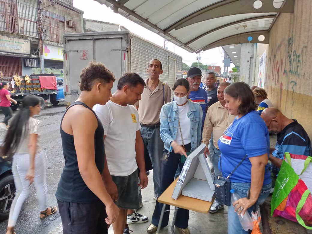 ,<a href="/partidoUNT/">Un Nuevo Tiempo</a>  portuguesa equipo de Páez en la calle , motivando el voto en la tarjeta de la casita azul , este #28jul no te quedes en casa se parte de la  nueva Venezuela ..#VieneUnNuevoTiempoParaVzla  #UntEsEsperanzaYUnidad