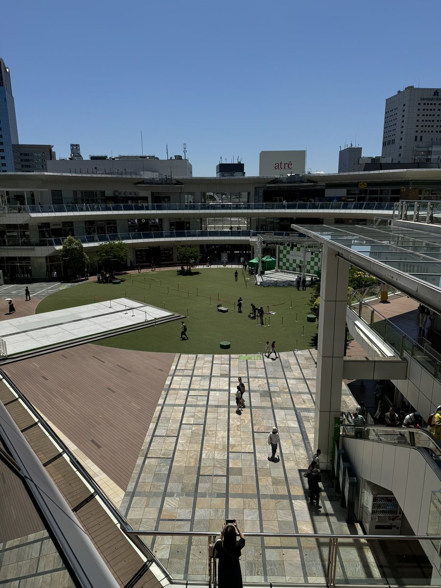 sh_ta_0604's tweet photo. ラゾーナの様子
どこまでが優先エリアだろ https://t.co/ptUXWKim7A