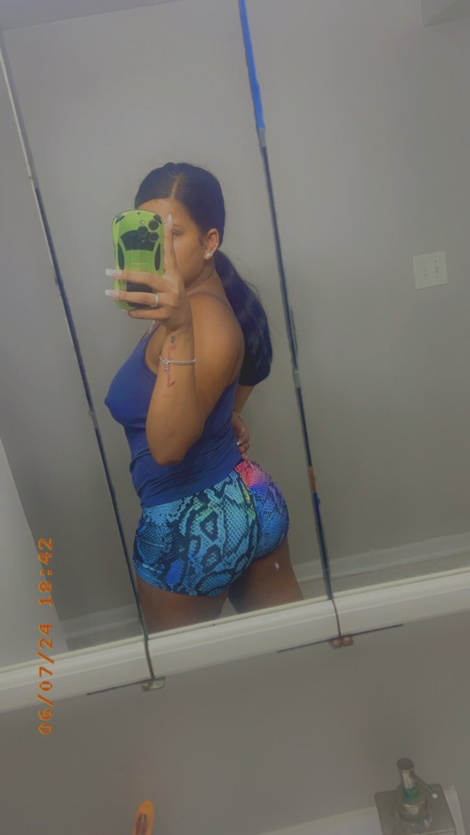 molo__x's tweet photo. Yup im getting thick asf😮‍💨😂 https://t.co/roV1CLs2qf