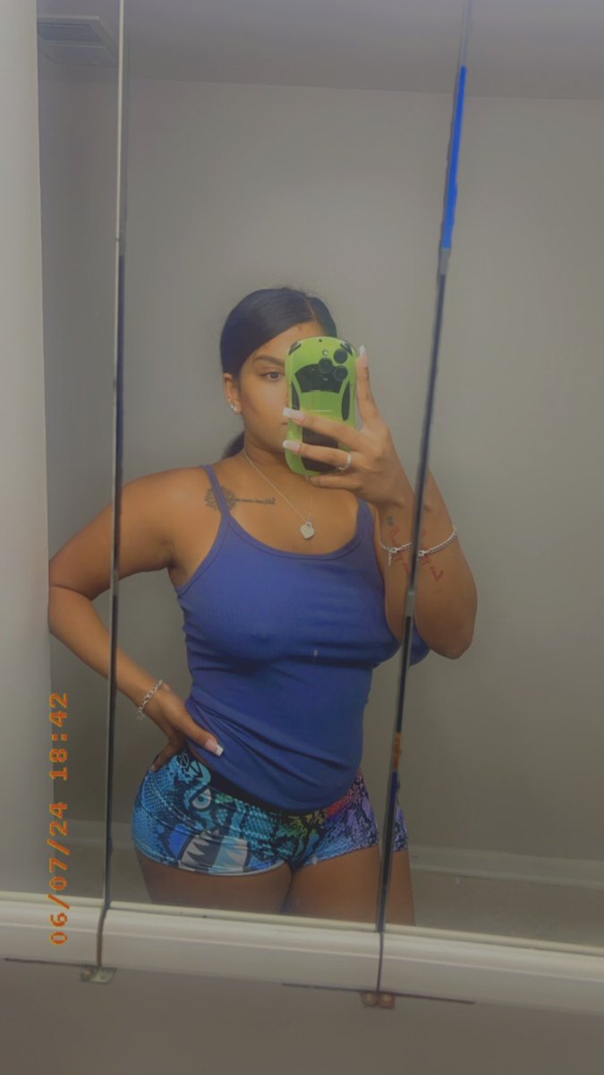 molo__x's tweet photo. Yup im getting thick asf😮‍💨😂 https://t.co/roV1CLs2qf