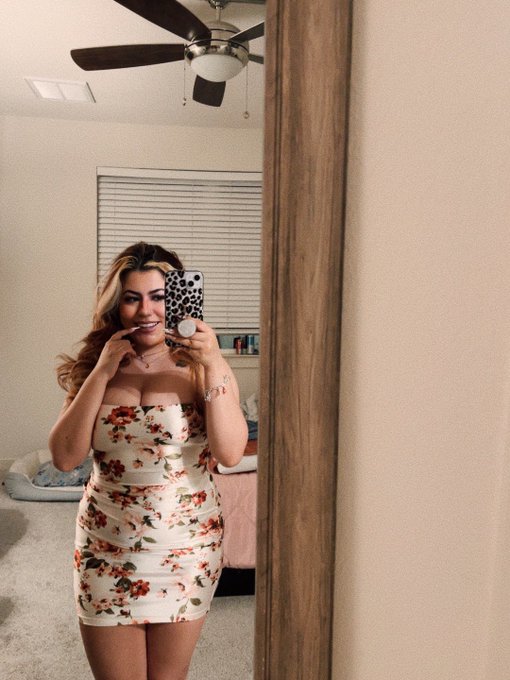 lil dress 😽 https://t.co/ovyhb8mRxK