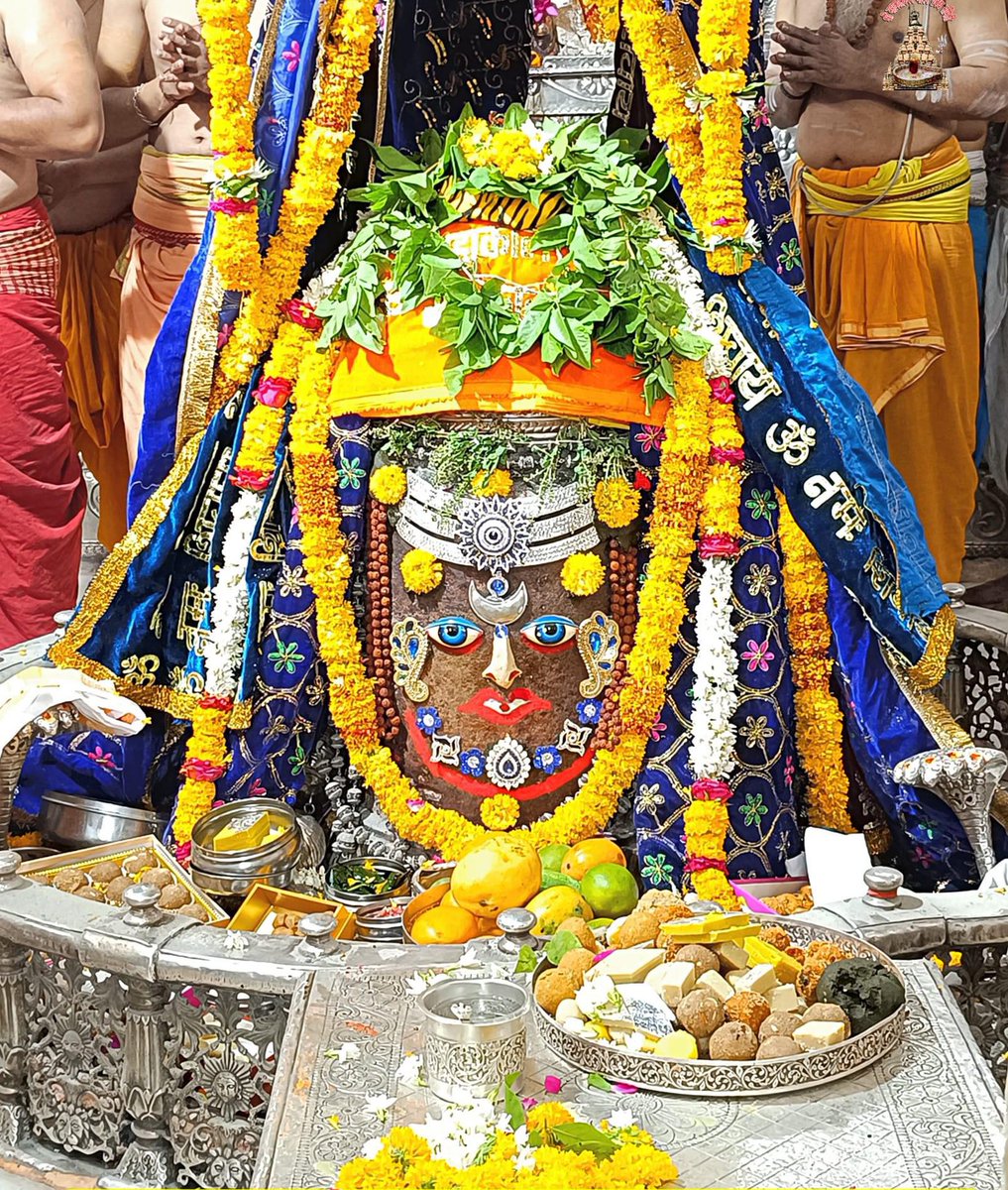 12Jyotirling's tweet photo. श्री महाकालेश्वर ज्योतिर्लिंग जी के आज के भस्म आरती श्रृंगार दिव्य दर्शन 08.06.2024 https://t.co/nDRf6rYyQi