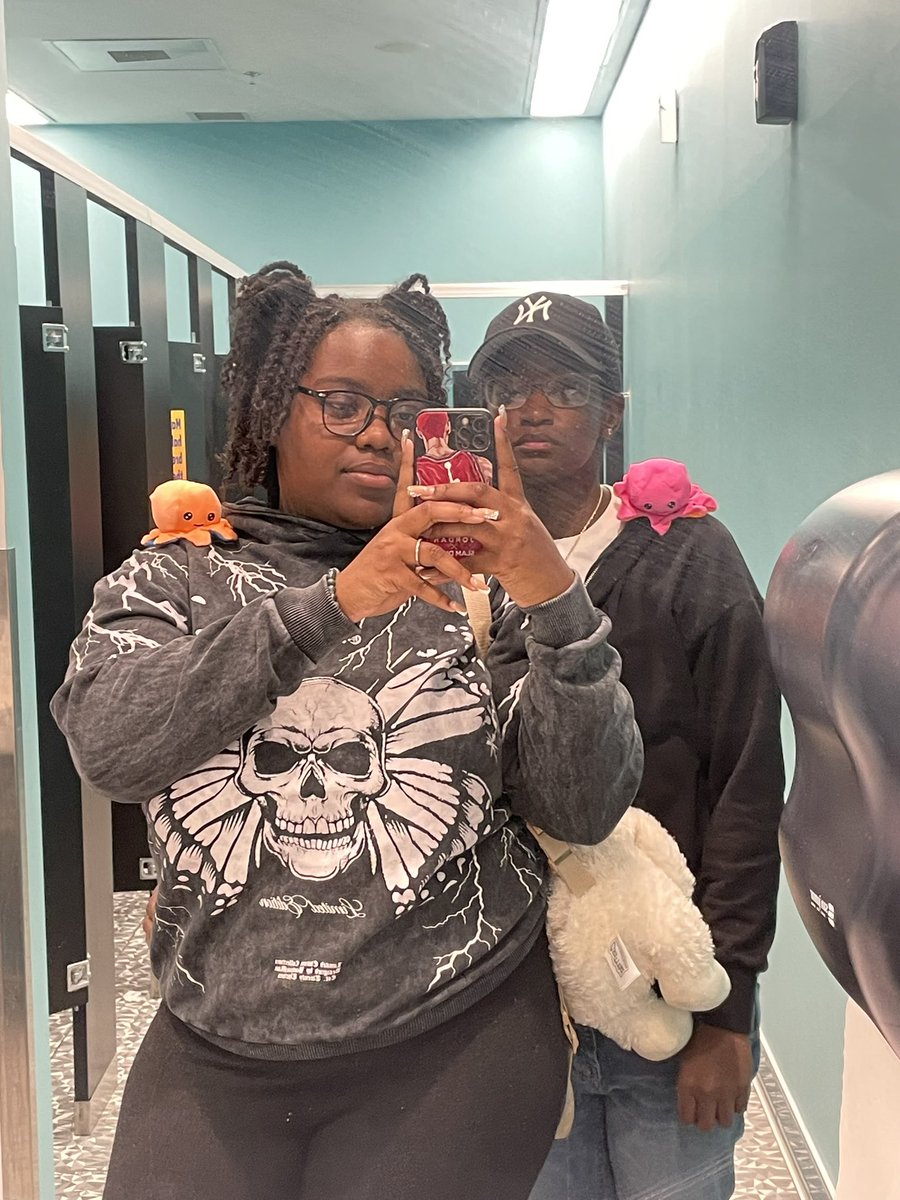 quinezsha's tweet photo. @bjsickasxx Really my sweetheart fr 🥺🫶🏾💕 https://t.co/jvns7zX01u