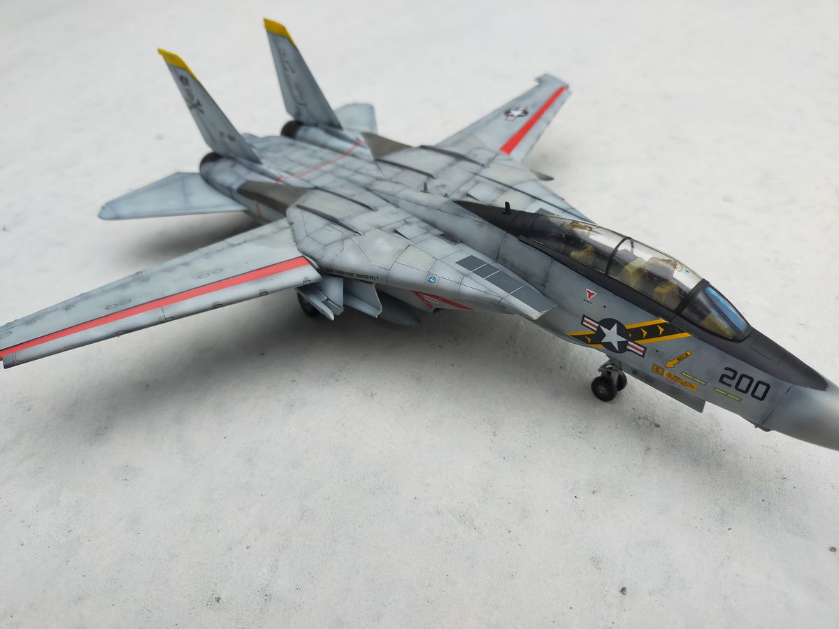 F-14トムキャットを自然光撮影。細かいパーツの付け忘れをたくさん発見。けどもう満足してるからこれでいいや。
#ハセガワ
#トムキャット