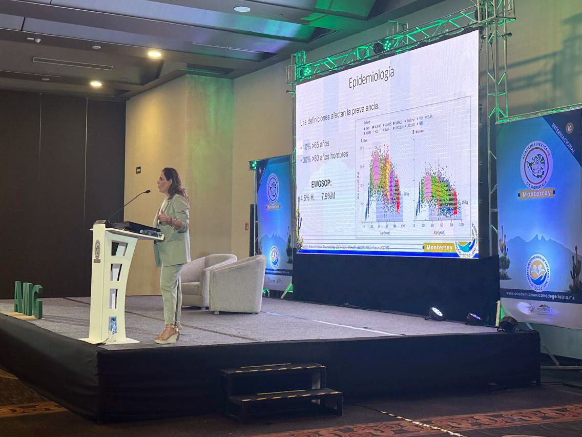 AMGeriatriaAC's tweet image. Segunda ponencia del #Módulo8 - Osteosarcopenia -, con el tema “Sarcopenia: Avances en su identificación y manejo nutricional en adultos mayores”, a cargo de la Dra. Sara G. Aguilar Navarro.

#Osteosarcopenia #DraSaraAguilarNavarro #CongresoAMG #SomosGeriatras #SomosAcademia