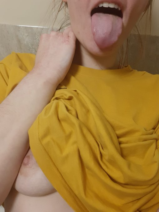 meataxe71's tweet photo. Always love playing with @69looser, fun and #dirty little #slut. She loves when I #share her pics. What would you do next...? 🍆 https://t.co/1NMAcA0nrl