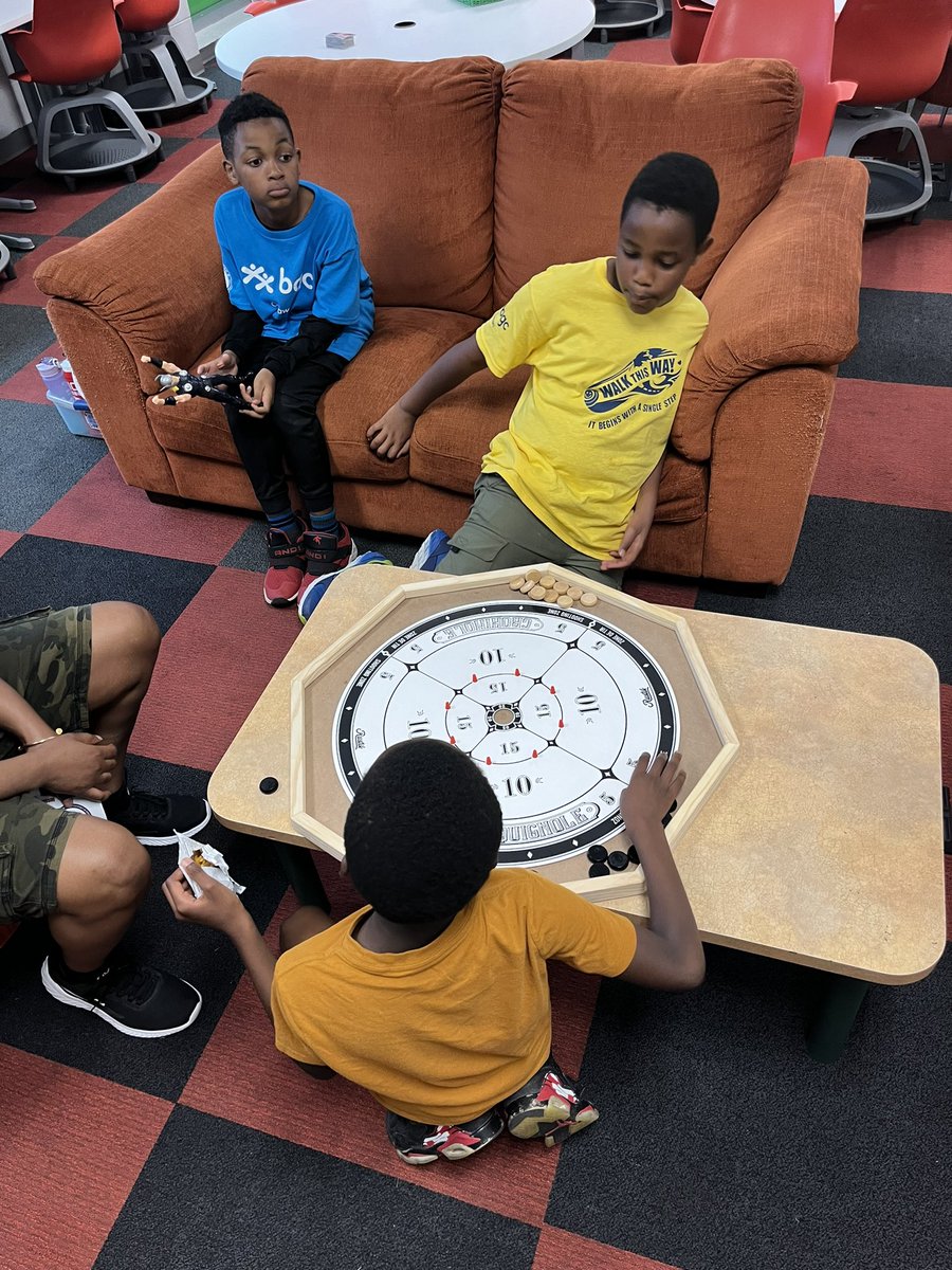 C'est le jour #BGCClubDay ! Merci a @bcgottawa qui fait beaucoup pour les enfants de <a href="/RideauVanier/">La belle vie</a>. J’ai croisé  <a href="/FreeBooksOttawa/">Twice Upon a Time / Il était deux fois</a> et @vanierBIA à l'emplacement Don McGahan sur McArthur. Nous sommes très reconnaissants pour tout le travail que vous faites !