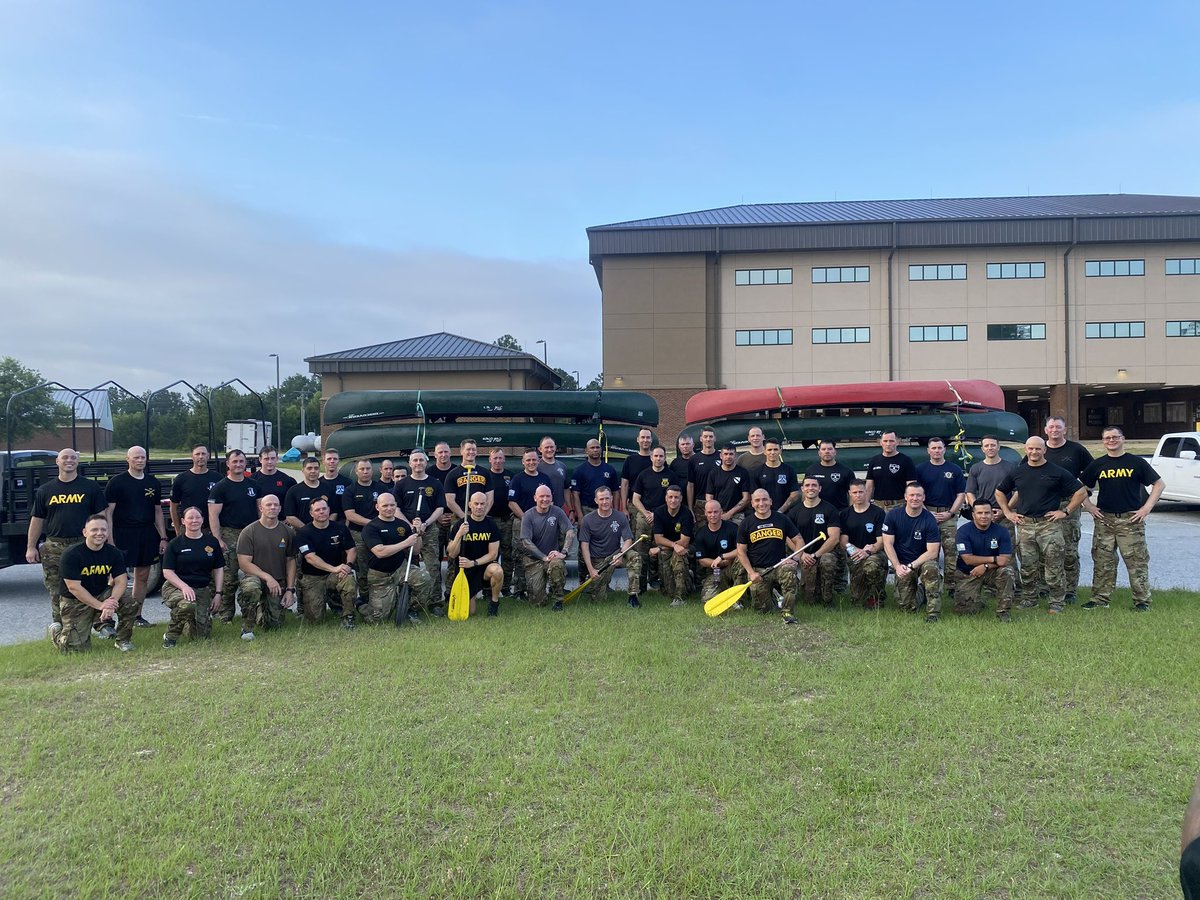 curtisbuzzard's tweet image. Always great to start the day with a leader PT session - this one was fun but tough - run followed by kayaking! Proud to serve with these great leaders!