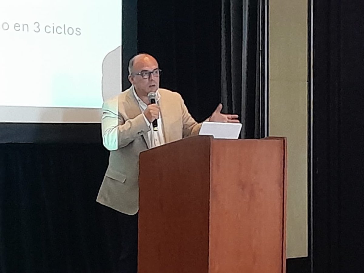 DrLejtikInVitro's tweet photo. Hoy hablando de Maduración In Vitro!!! En el 3er
Congreso Internacional de Infertilidad y Reproducción Humana #Fertilo #IVM @GametoGen // Today talking about In Vitro Maturation “3rd International Congress - Fertility & Human Reproduction” https://t.co/EIFx7A94Sf