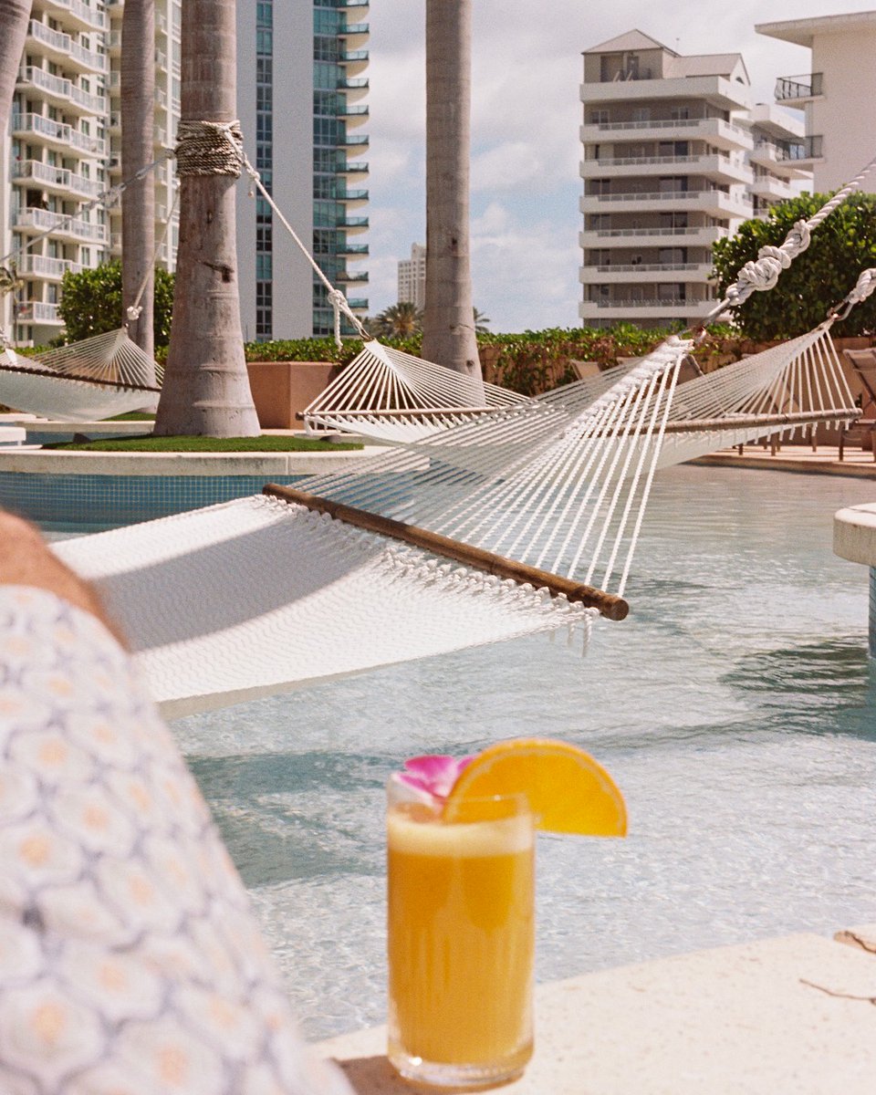 Four Seasons Hotel Miami tweet media