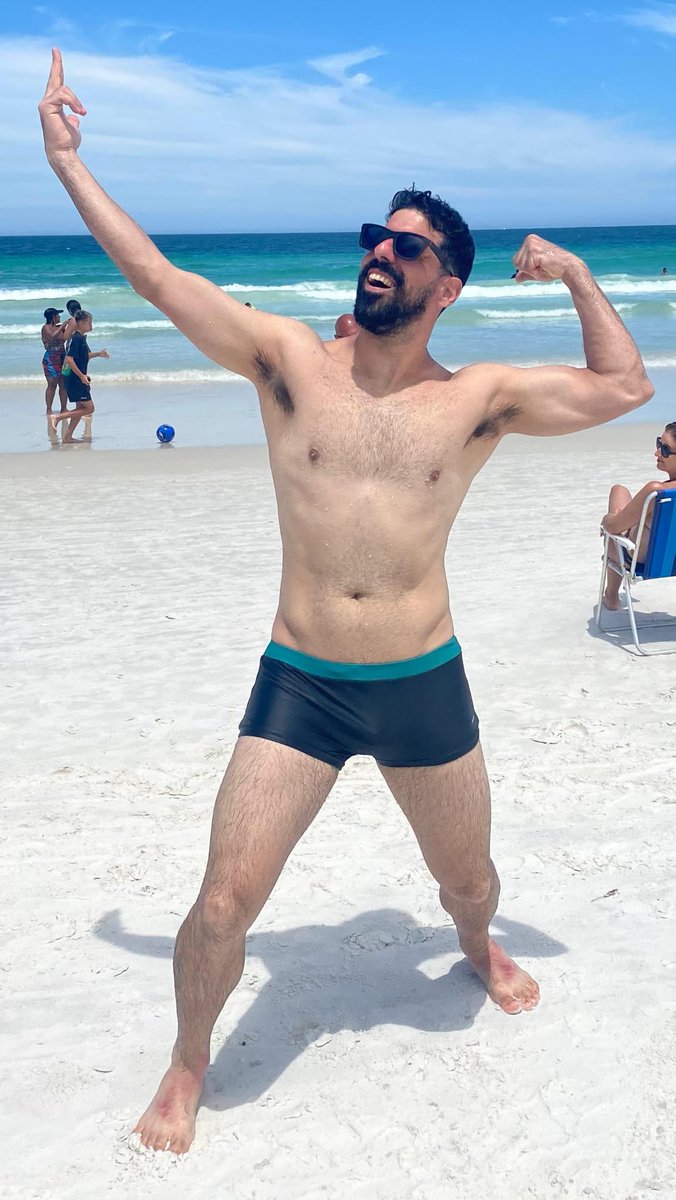 ThePabloPirata's tweet photo. 40 days of eating whatever I wanted #summerbulk #yolo https://t.co/Hi4vwqjUTr